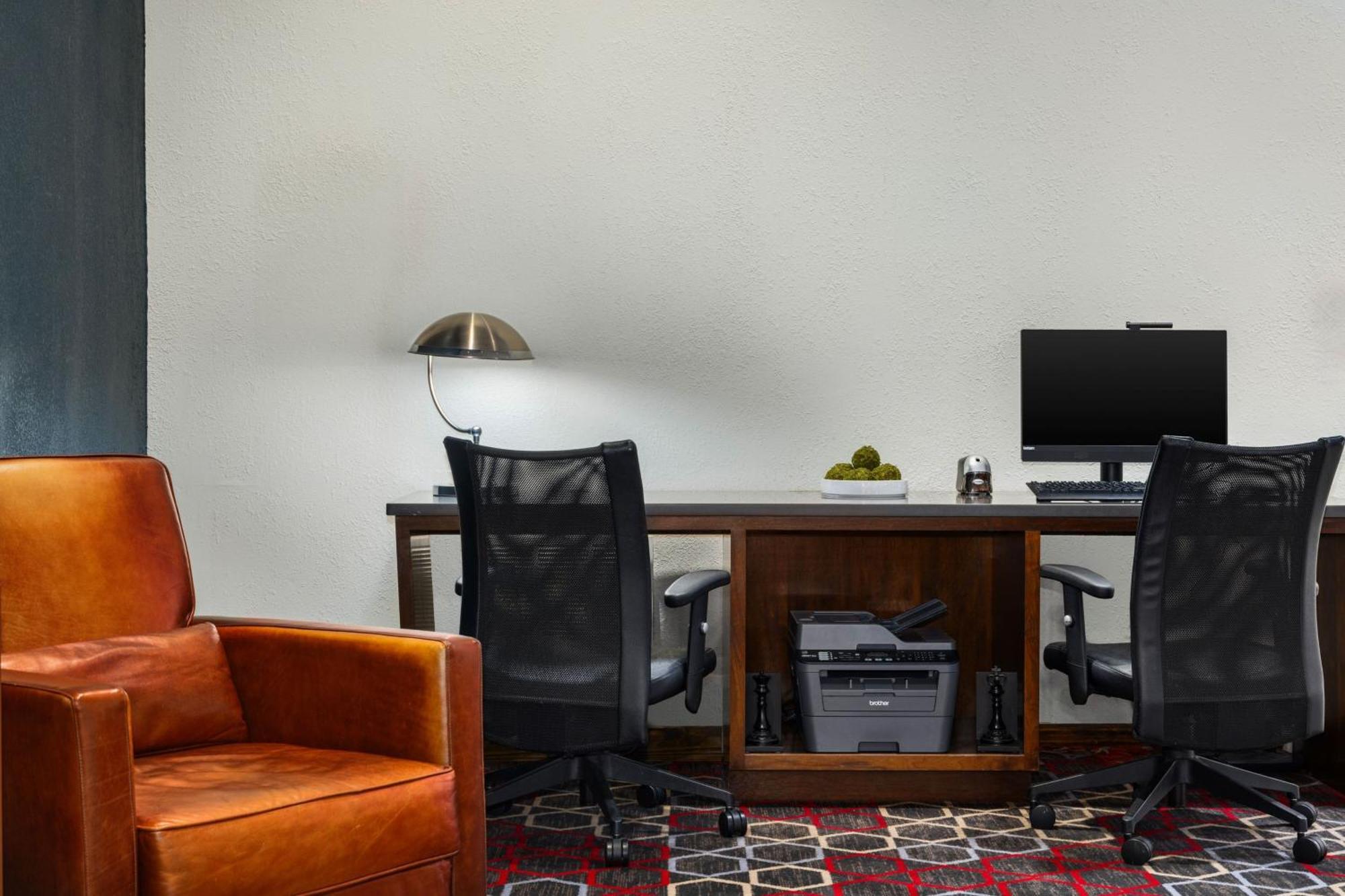Four Points By Sheraton Greensboro Airport Exterior foto