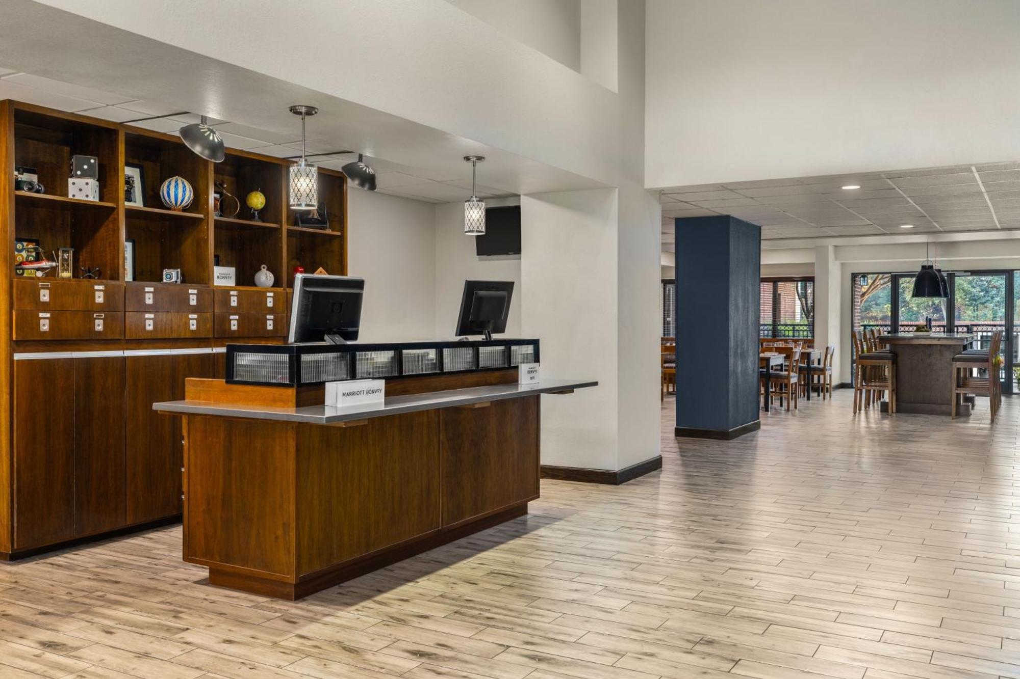 Four Points By Sheraton Greensboro Airport Exterior foto